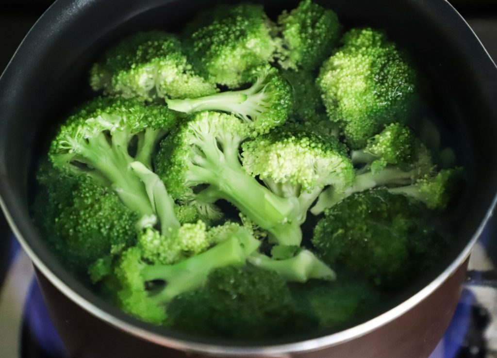 foods to lower high blood pressure - broccolli