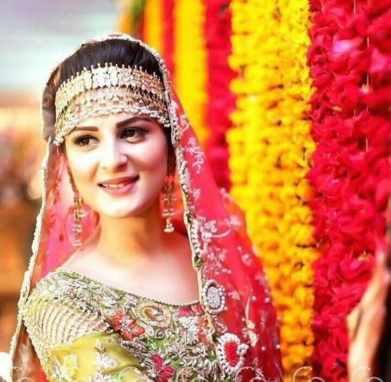Kashmiri bridal look - How a Kashmiri bride looks on her wedding day