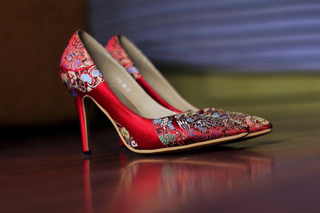 shoes every woman should have in her collection: Pumps.