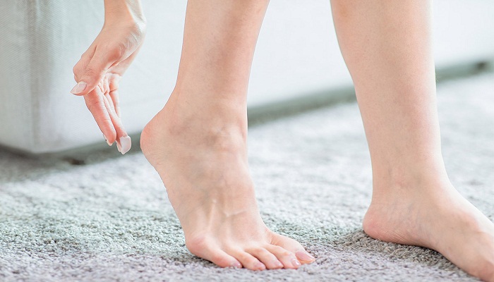 Cracked Heels Home-remedy: Get rid of Cracked Heels Naturally - petroleum jelly