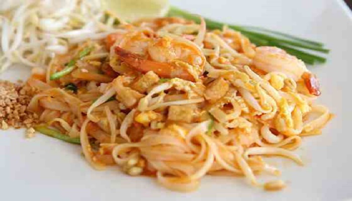 Popular Thai food dishes to try - Pad Thai - Stir Fried Noodles
