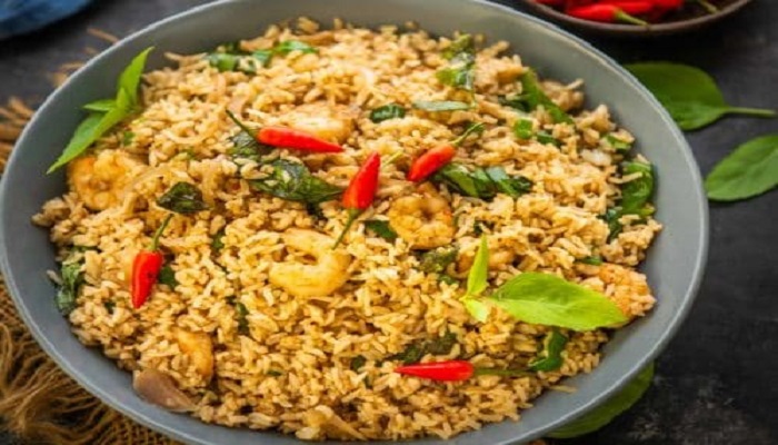 Popular Thai food dishes to try - Khao Pad: Fried Rice