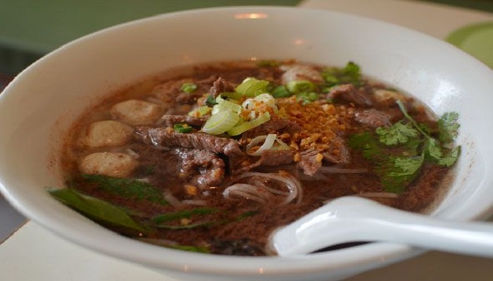 Popular Thai food dishes to try - Guay Teaw - Noodle Soup