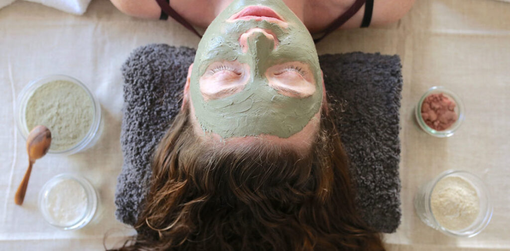Skincare routine to follow before sleeping - Use herbal face mask
