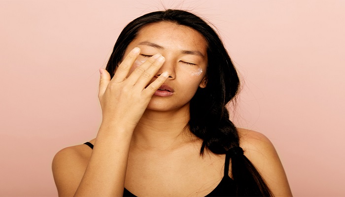 Skincare routine to follow before sleeping - apply eye drops around eyes